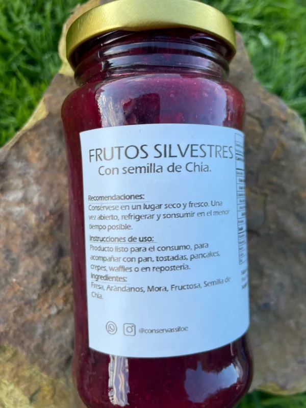 Etiqueta de ingredientes y uso de mermelada de frutos silvestres con chía.