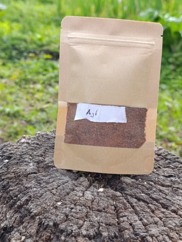 Ají molido natural, ideal para dar sabor picante sin conservantes artificiales.