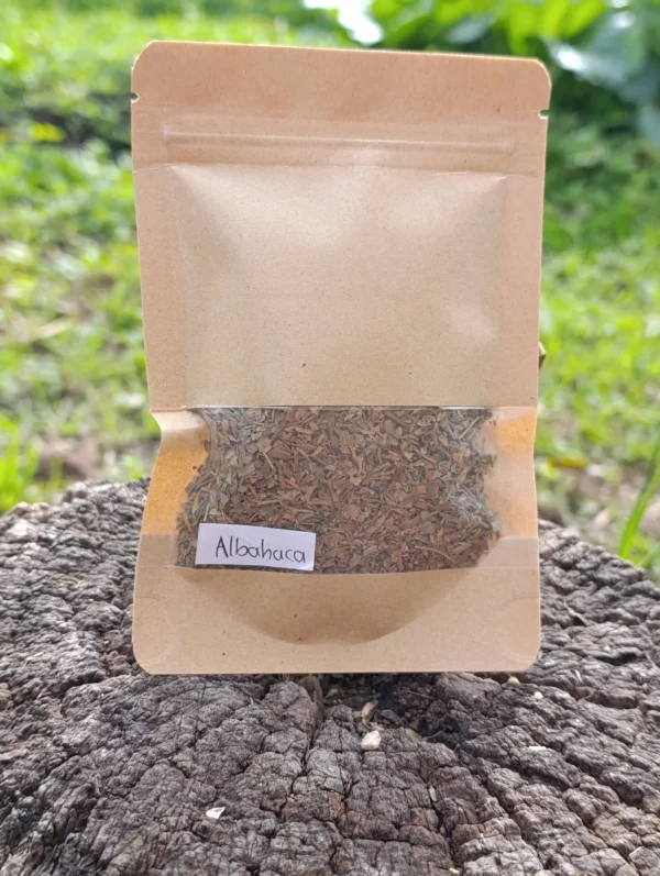 Albahaca molida, condimento natural para cocina consciente.
