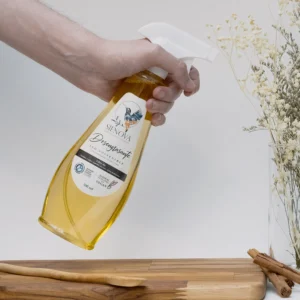 El lava loza eco-sostenible de Sienova es un producto biodegradable formulado sin agentes tóxicos, ideal para quienes buscan alternativas responsables en el hogar. Su fórmula vegana y libre de crueldad animal ofrece una limpieza efectiva sin comprometer la salud ni el planeta. Este producto forma parte del portafolio de Cunarú, comprometido con el bienestar auténtico y el impulso a mercados verdes que valoran tanto la calidad como el impacto ambiental. Perfecto para consumidores que eligen conscientemente productos libres de químicos.