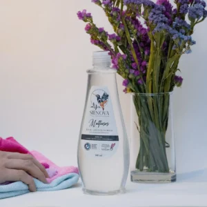 Limpiador multiusos eco-sostenible Sienova de 500 ml, ideal para superficies del hogar, libre de químicos y con ingredientes naturales.