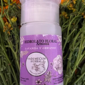 Hidrolato floral Armonía con lavanda y geranio, tónico natural relajante y equilibrante para el cuidado de la piel.