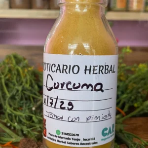Cúrcuma en polvo Apoticario Herbal, especia natural con propiedades antiinflamatorias y antioxidantes.